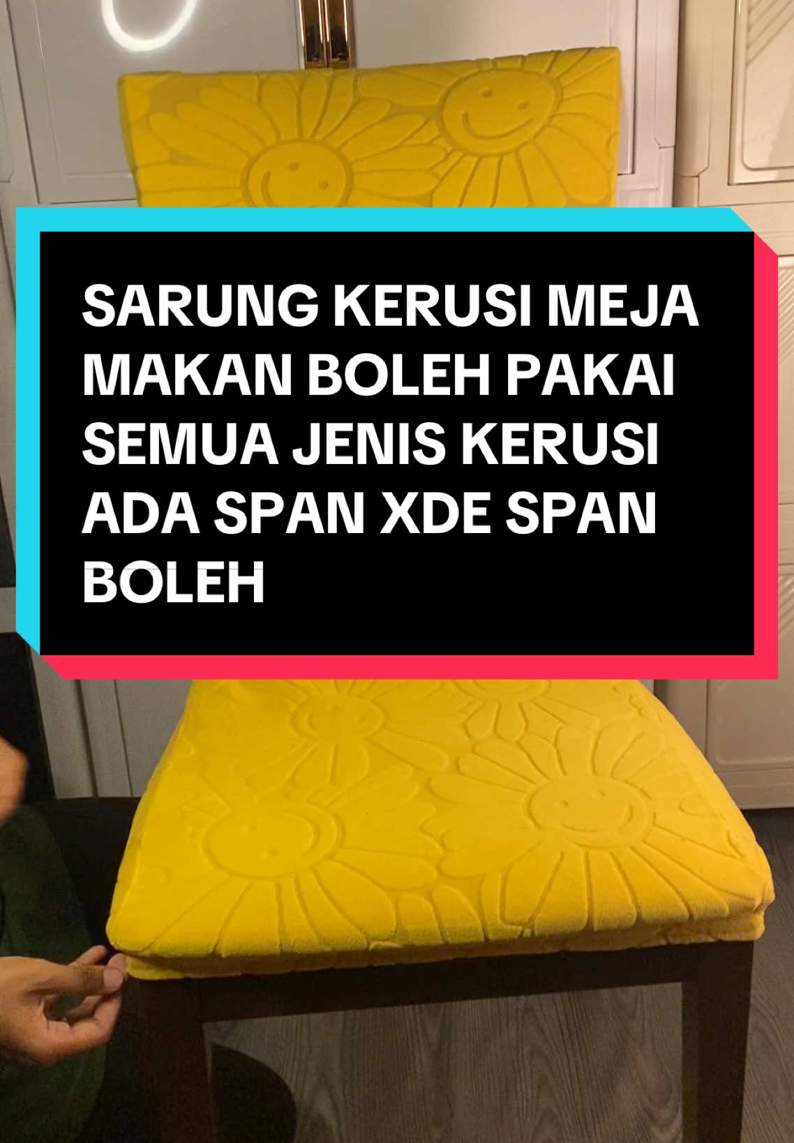 Sarung kerusi meja makan corak bunga matahari smile, material memeri elastik. Boleh pakai untuk kerusi ada span atau xde span. Harga bawah 10 jer, tgk beg kuning 👇🏼  #sarung #sarungkerusi #sarungkerusimurahcantik #sarungkerusimakan #sarungkerusimejamakan #sarungkerusicantik #sarungkerusimurah 