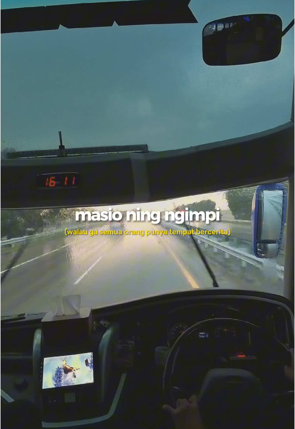 Hanya bisa melihat tanpa berkata, Tersenyum tanpa menyapa, Memendam tanpa mengungkapkan rasa. #driverstory #fyp #fypシ゚viral #fypシ #drivermuda #patricksoetedjo #driverstory🎥tiktok #VideoPerjalanan #StoryKatakataBus #VideoAestheticBus #hinorm280 #phdtransnganjuk #buscinematicvideo #phdtrans #purplegank #driverstory🎥 #videobusindonesia 