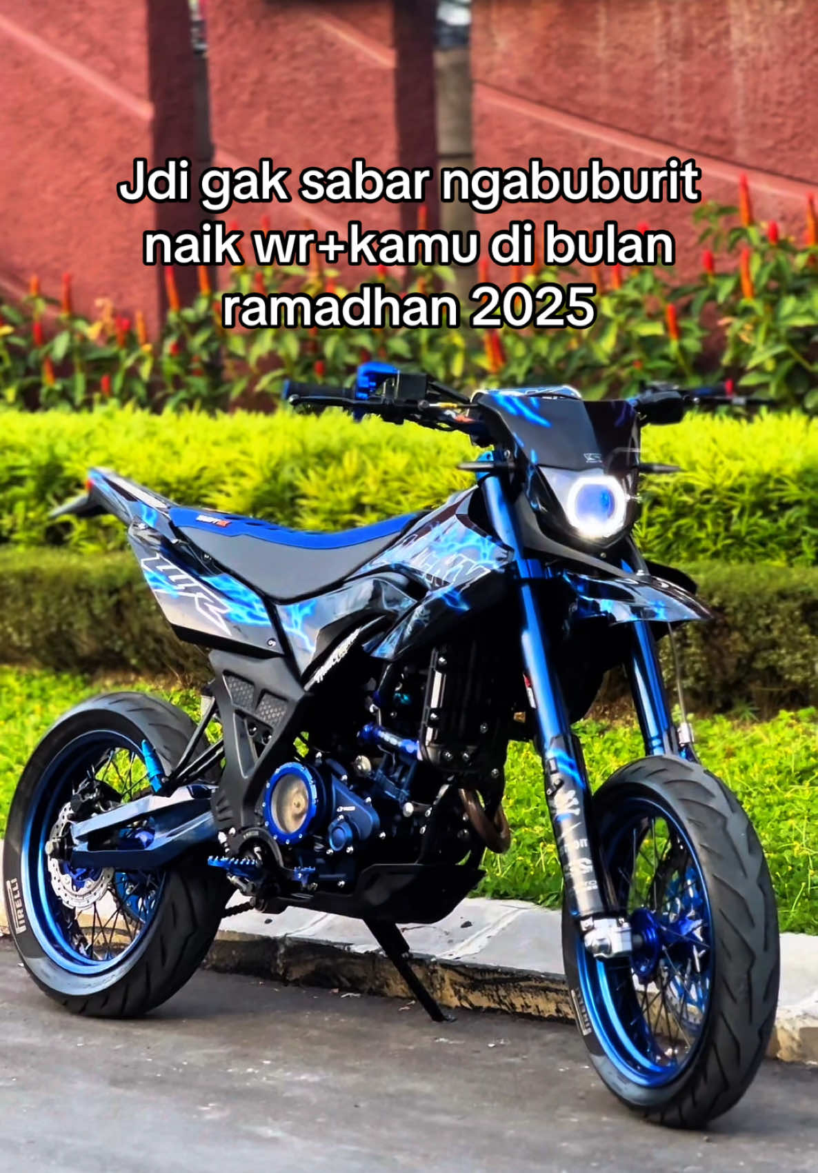 Smbil nyari takjil🤭#fyp #fypage #tiktokpelitfyp #supermoto 