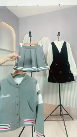 Set áo khoác bomber mix chân váy xếp ly năng động trẻ trung lắm ạ 😍😍#thoitranghottrend #setxinhdaopho🌷 #Ninixinhhottrend #fyp #setvayxinh #setni 