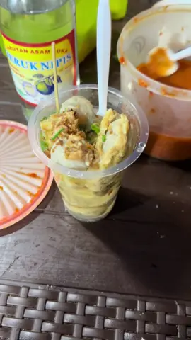 Pentol kuah🤤 #pentolviral #pentolkuah #jajananviral #fyp #fypシ #fypage #fyppppppppppppppppppppppp #jangkauanluasfyp #jangkauanluastiktok #kotamarabaubau #kotamarahbaubau😍 #kotmar #sulawesitenggara 