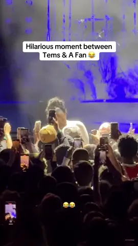 She said “AHHH 🏃🏾‍♀️💨” #BornInTheWildTour 📍Melbourne, Australia 🇦🇺 📸 - @archiantz #tems #temsbaby #found #temsszn #margaretcourtarena 