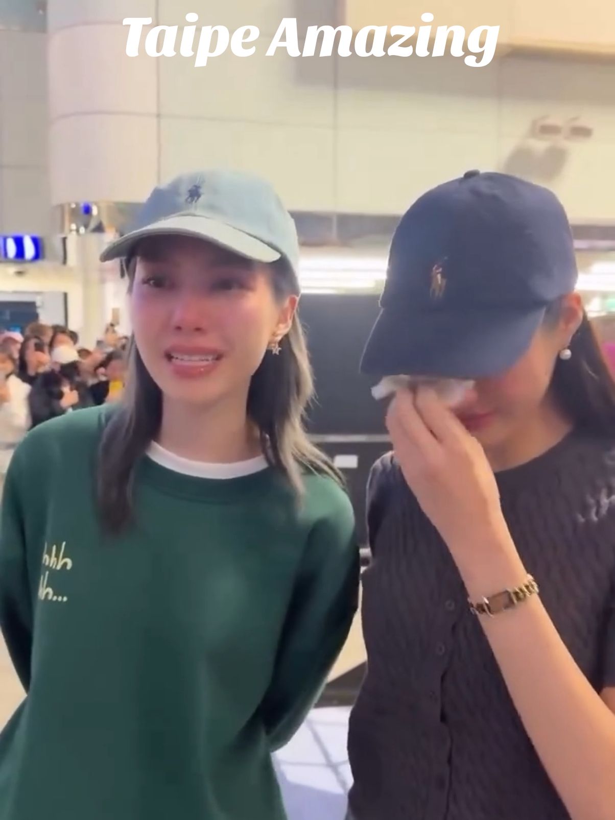 Taipei Amazing 🔥 Of all the fan meetings, only the one in Taipei was so orderly and regular, there were no attacks, they were everywhere. LingOrm was moved by this.  #DearMyLoveTAIPEI #LingOrmFMinTAIPEI #beautiful #cutie #justforyou #fyp #thesecretofus #asiangirl #LingOrm #linglingkwong #ormkornnaphat #หลิงหลิงคอง #ใจซ่อนรัก #我們的秘密 #bestcouple #glseries🌈 