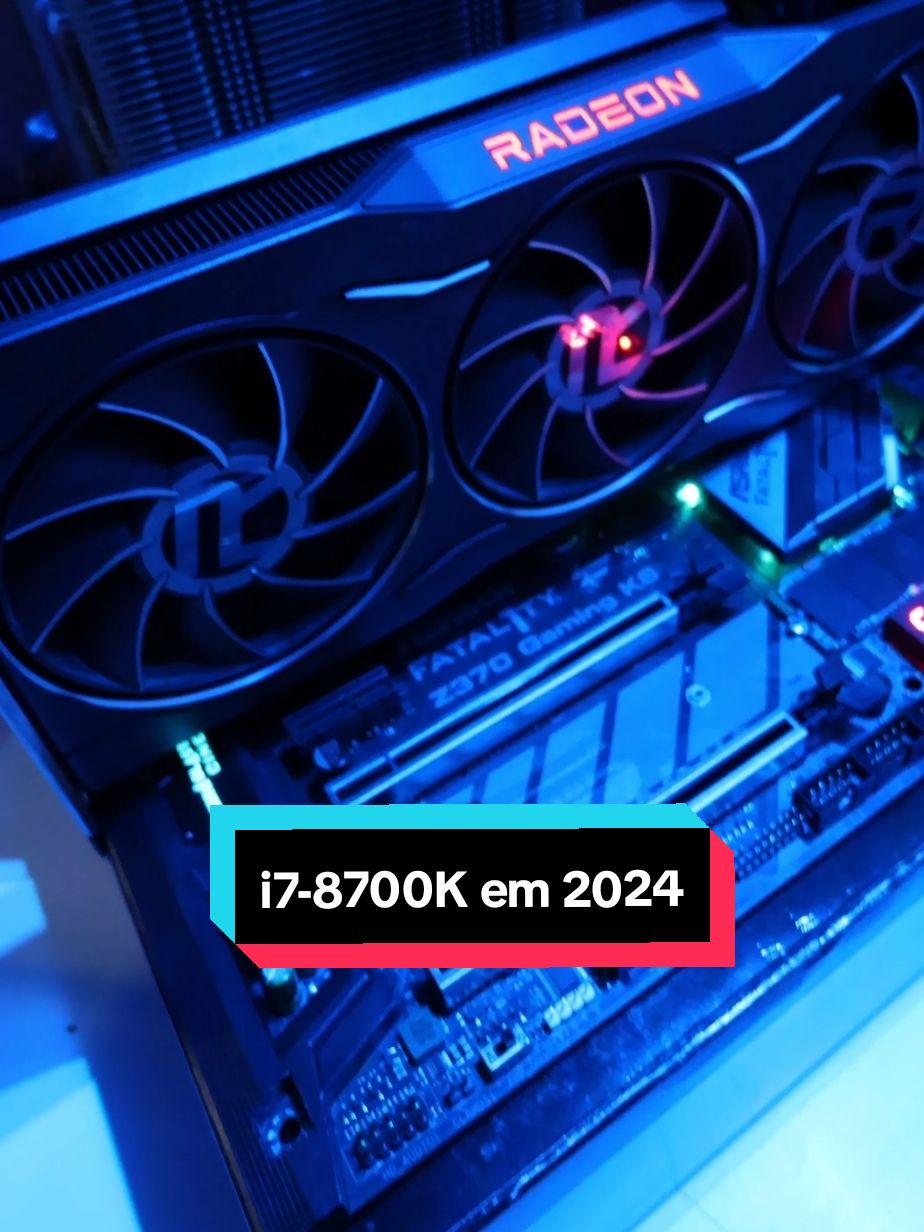 Bora descobrir se o i7-8700K envelheceu como um bom vinho ou se envelheceu mal como leite azedo! 🧐 Chaves do Windows por um preço bacana é na GVGMALL.COM. Usando o cupom AGR, que dá 25% de desconto, você pode comprar o Windows 11 PRO por R$131 ou o Windows 10 PRO por R$90. @gvgmall.com  Links na bio! #agrtron #intel #gamingpc #gvgmall #1111sale 