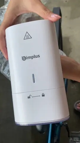 Love it! #fyp #simplus #handheldgarmentsteamer #simplussteameriron #steamer #ironsteamer #simplusironsteamer #garmentsteamer #chanior 