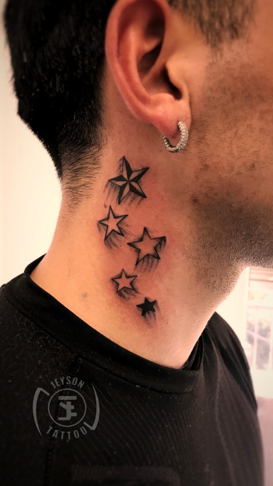 ✨️💣🩸 🔥 Iscrivimi in DM per personalizzare Gratuitamente il tuo tatuaggio 📌 . . . . . . #tatuaggiostelle #tatuaggiodistelle #tatuaggiolineafine #tatuaggiosulcollo #tatuaggionero #tattoo #tatuaggio #Milano #Milan#tatuaggi #tatuaje #Italia #Italy #star #linetattoo #black  ##fineline #tatuajedeestrellas #enredadera #negro #blackwork #tatuadorperuano🇵🇪 