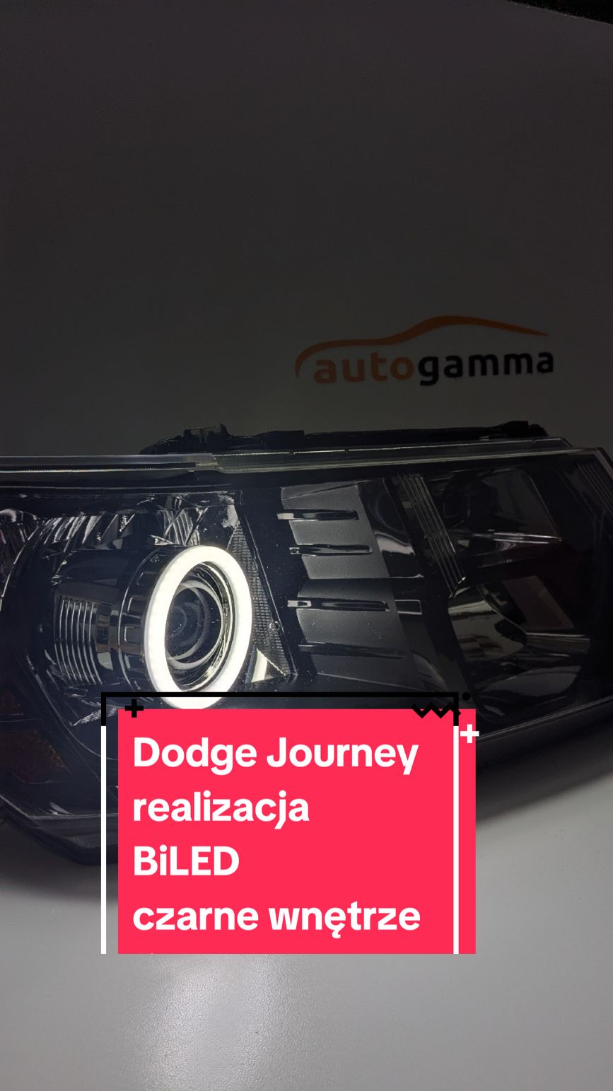 Dodge Journey przeróbka reflektorów z USA dodatkowo montaż BiLED, LED ring DRL, polerowanie i folia PPF, dechroming wnętrza  #lampysamochodowe #autogamma #reflektory #regeneracjareflektorow #krakow #biled #polska 