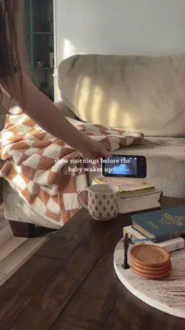always starts the day off so nice getting some alome time 🤍 #firsttimemom #newmom #MomsofTikTok #slowmorning #wakingupbeforemykids #cozy #cozymornings #saturday #weekendmornings #boymom 