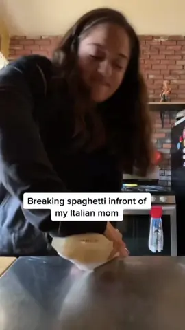 Breaking spaghetti Infront of Italians prank #spaghetti #fyp #pasta #italian #prank 