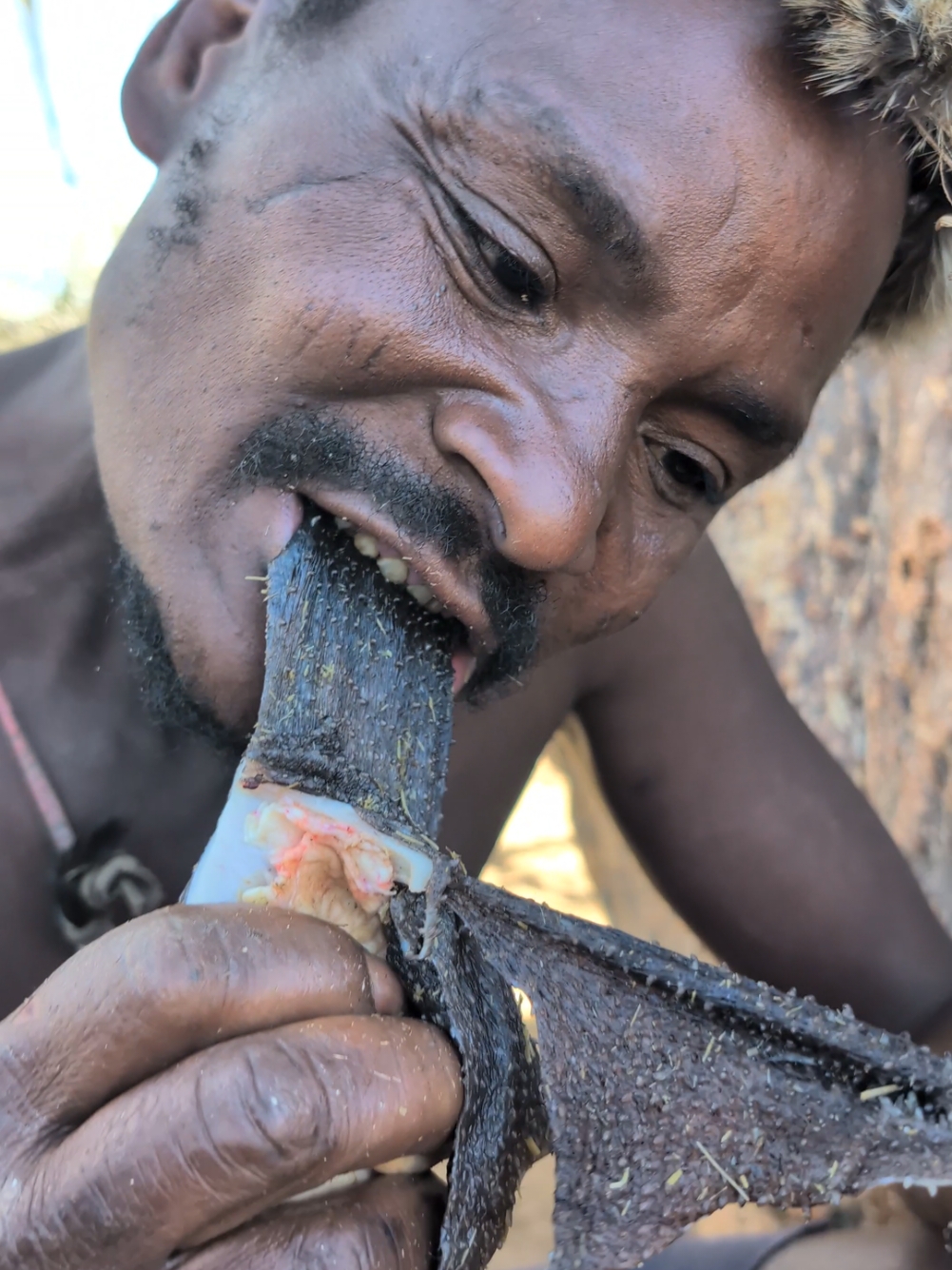 That's‼️ Lunchtime 😋 Very delicious food hadzabe tribe Eating food time#bushmen#culture#traditional.