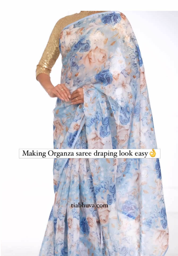 If you’d like some hacks on how to drape an Organza saree perectly, let me know in the comments below👇 #sareepleating #sareelove #sareetutorial #sareedraping #sareetutorial #sareehacks #organzasaree #sequins  #saree #sari #southasian #sareestyle