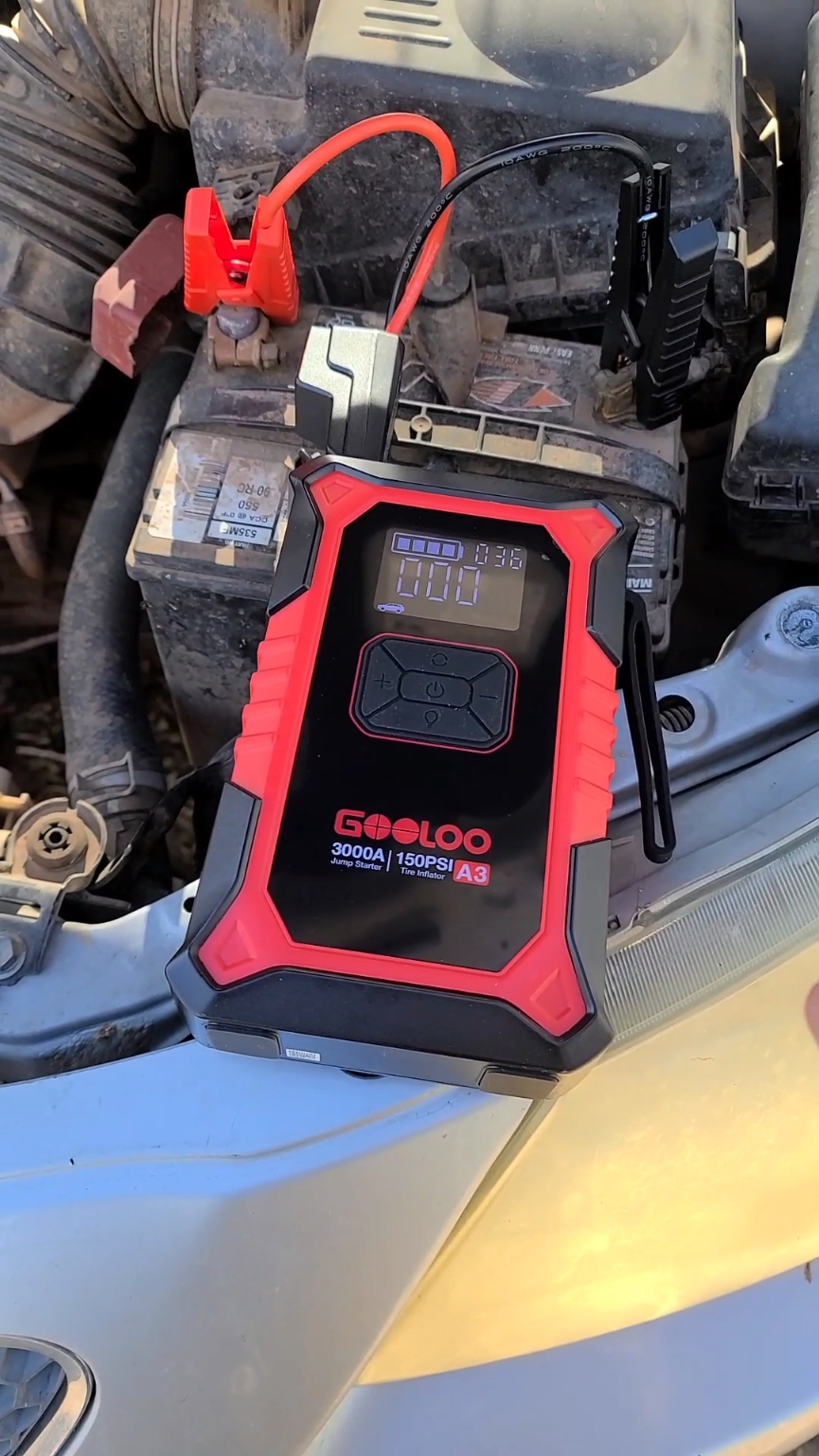 The gooloo a3 is wife saver #jumpstarter #tireinflator #blackfriday #tiktokshopblackfriday #tiktokshopcybermonday #cybermonday 