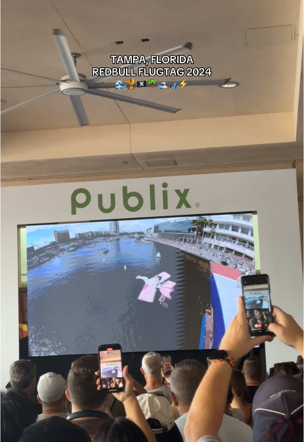 The last event was 13 years ago so its safe to say the people went crazy today🍻🎉😜  @Joogsquad #tampa #flugtag #tampaflorida #flugtag2024 #downtowntampa #florida #floridastrong #tampabay 