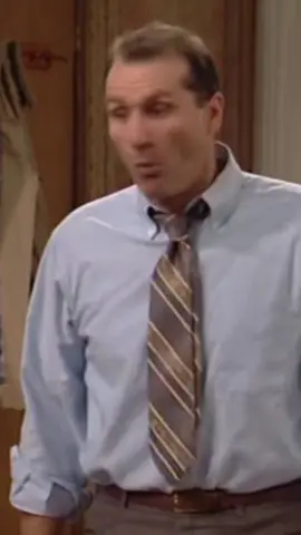 Al Bundy won in a battle against Oprah 🤣🤣🤣🤣 #albundy #marriedwithchildren #oprahwinfrey #oprah #sitcom #menvswomen #dadjoke #dadlife #humor #satire #90s 