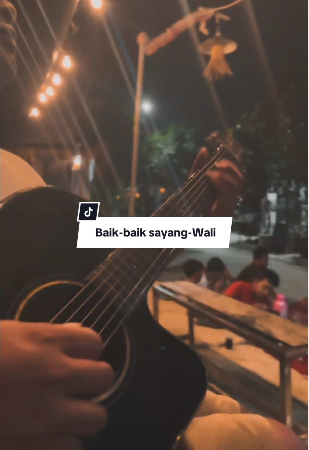 Cuma tongkrongan pos ronda#waliband #baikbaiksayang #tongkrongankami #akustik 