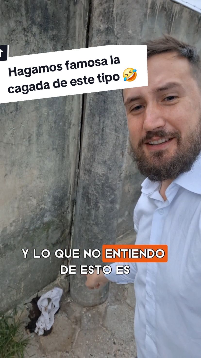 Ayúdame a que la cagada de este tipo sea famosa 🤣 Encuentro poética la idea de que personas de todo el mundo van a ver la cagada qué alguien se mandó rogando que no lo vean. Y si conoces la técnica para sacarte tu ropa interior sin sacarte el pantalón, contame en los comentarios. #caca 