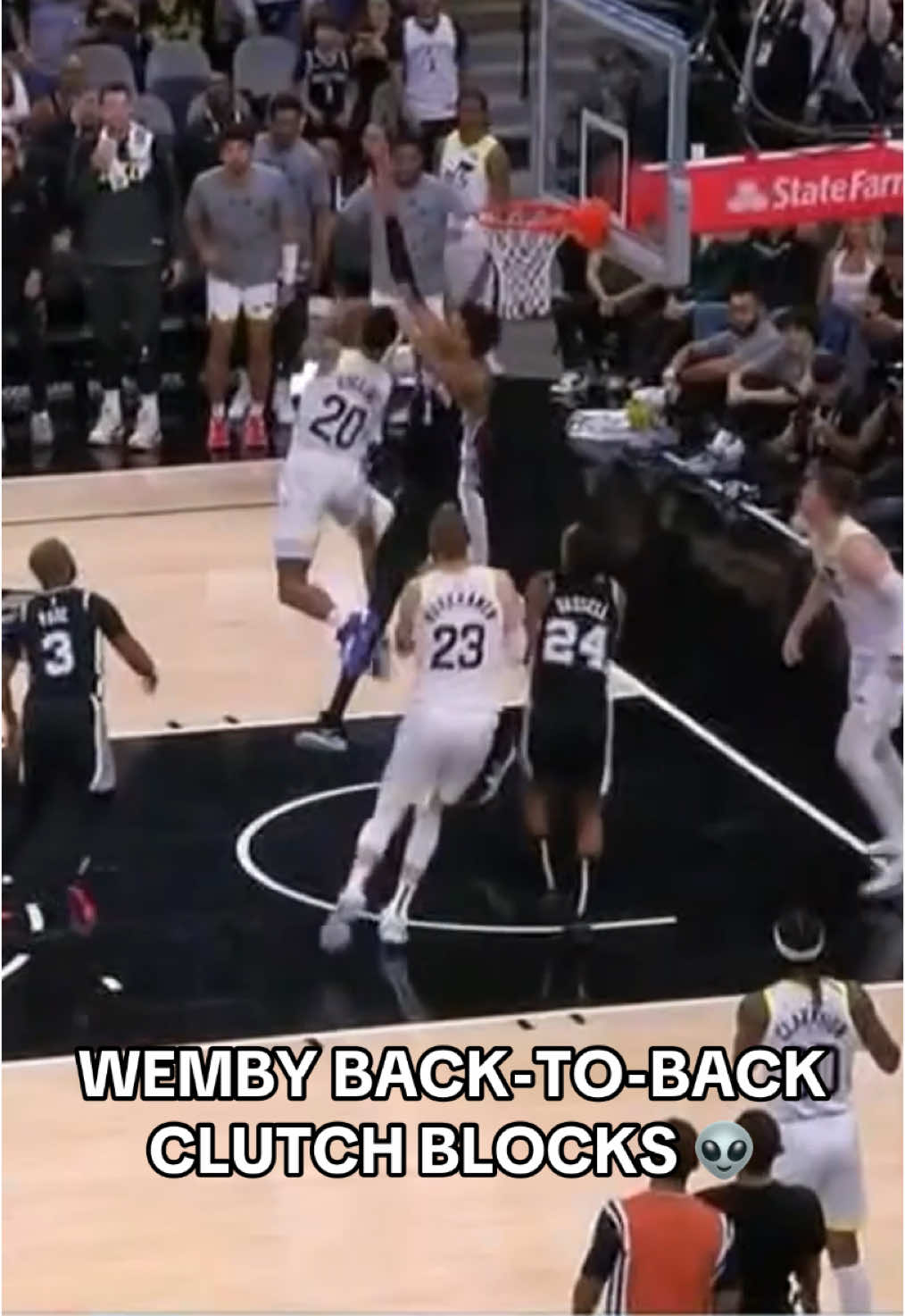 HE’S UNREAL 🔥 #wemby #wembanyama #block #NBA 