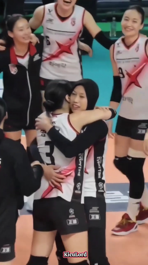 Selalu Bersama!!❤️😇 Brother and Sister #키쿨로드 #아라후마이라 #yeumhyeseon #megawatihangestrip #lominous #volleyball #indonesia #korea #kovo #videoshort #fyppppppppppppppppppppppp 