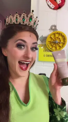 All things mud @Once Upon A Mattress on Broadway🤎💚 #broadway #bts #mudmask #suttonfoster #onceuponamattress #dance #dancer #dancing #dancersofinstagram #actress #actor #theater #theatre #Love #passion #performer #dancephotography #actorlife #dancerlife #theaterdance #theatredance  #progress #Fitness