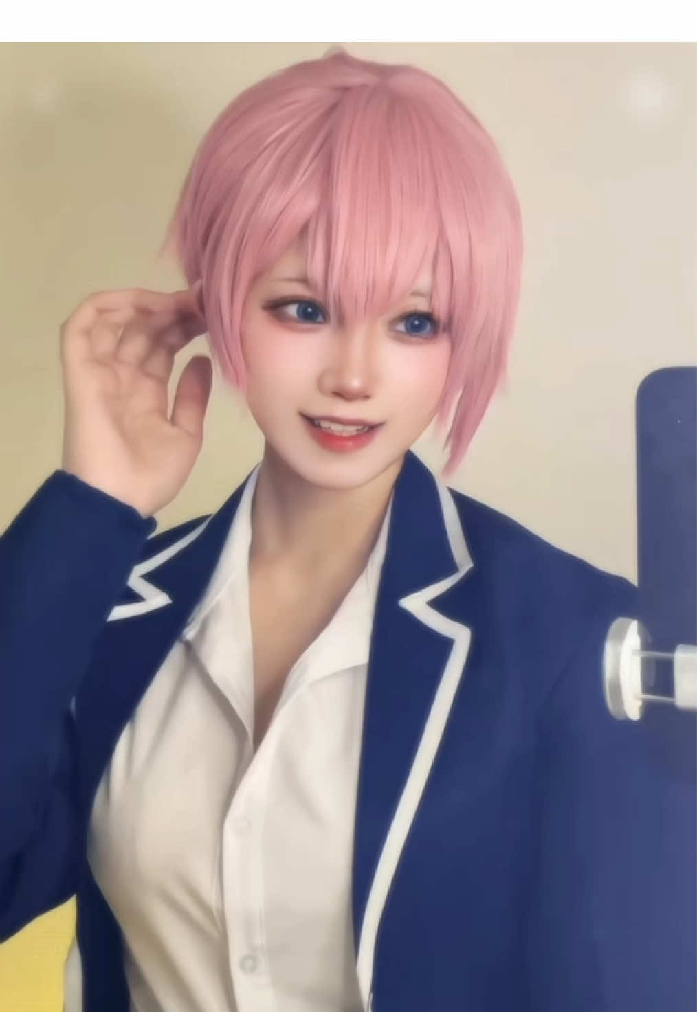 一花でも踊ってみたよ💛 #cosplay #五等分の花嫁コスプレ #thequintessentialquintupletscosplay #中野一花コスプレ #ichikanakanocosplay 