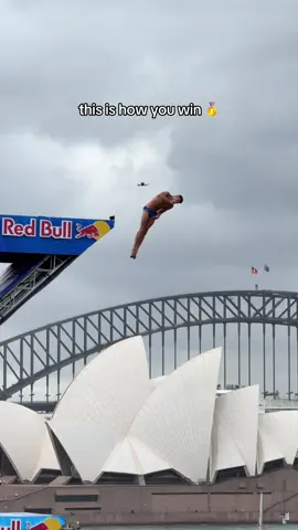 the last of 4 iconic dives in an iconic location 🥇🇦🇺 @Oleksiy Prygorov 