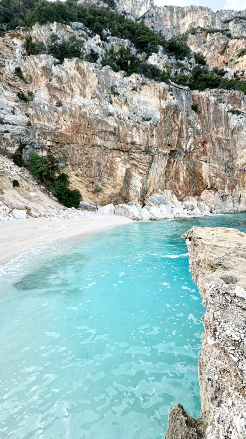 📌trekking Cala Mariolu, Baunei  :: :: :: :: :: :: :: #sardegna #cerdena #calamariolu #perte #trekking 