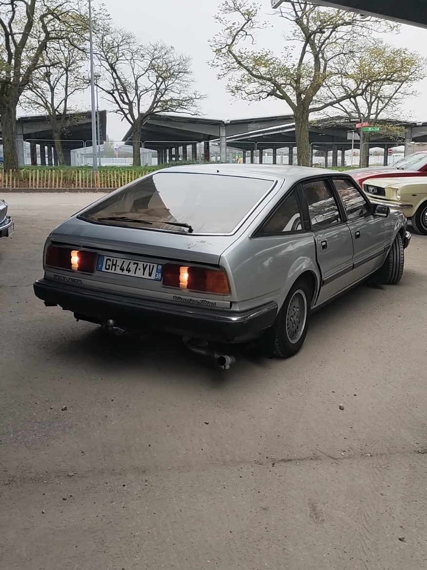 Rover SD1 2600 Vanden Plas de 1984 llegando a Epoqu'Auto 2024. #rover #roversd1 #roversd12600 #roversd1vandenplas #rovervandenplas #vandenplas #britishcar #britishcars  #instacars #instacar #classiccar #classiccars #clubhojalata #petrolhead #cargram #carsofinstagram #carstagram #carphotography #carlovers #coches #carspotting #cars