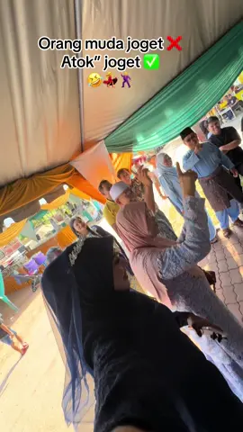 kenduri kahwin johor👍🏼💃🕺🤘🏻  #jogetbawahkhemah✅ #kakijoget #atok #joget #sporting #santai #kendurikahwin #belahsuami #tangkakjohor🇲🇾 #laguviral #gunungfujiyama #pengantin #2024 #throwback #26october @⚜️ Fazli Anuar ⚜️ #🤍 
