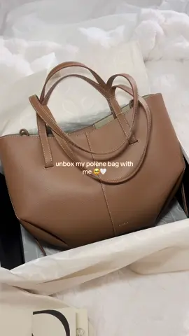 unbox my new Polène bag with me 🥹🤍 she‘s gorgeous! Selbstgekauft #unboxing #unboxingwithme #polene #polenebag #polenecymemini #poleneparis #workbag #everydaybag 