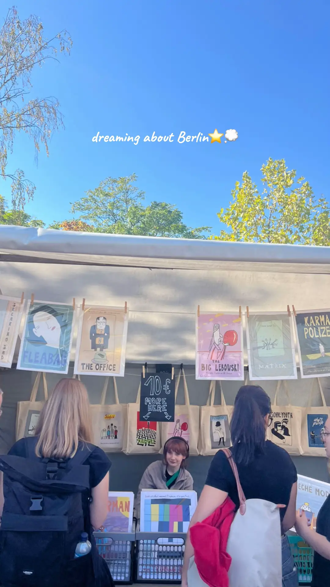 Didnt expect to fall in love with Berlin like I did! Absolutely incredible city ⭐️⭐️ #berlin #berlincity #citytravel #citybreak #berlinwall #berlinart #femaletraveler #brandenburg #market #holzmarkt 
