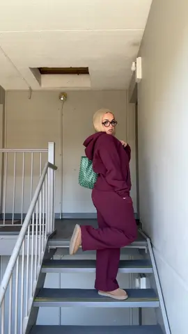 this set from @Aritzia OMG!!! its so fall🥹🍁🧸🧥 #aritzia #outfitinspo #matchingsets #aritzia #sweatset #outfitideas #fallaesthetic 