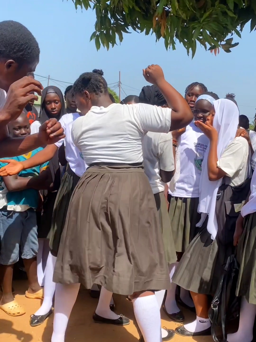 Schoolvibes😍🏫 #fyp #schooldance #schooltiktok #schoollife #dance #dancechallenge #trending #amapianodance #gambian_tiktok🇬🇲🇬🇲 #viral #iyam_flames #xyzbca 