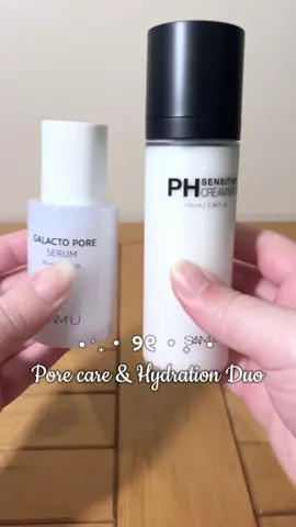 Picky and SAM’U in exchange for my honest review SAM’U Cream Skin Mist: This mist has a rich, creamy texture with a very fine even mist that is far absorbing and leaves my skin feeling hydrated and refreshed . It contains ingredients like Fig Extract and panthenol, and Centella asiatica extract to help soothe the skin. It’s a great multi purpose product. It can be used with a cotton pad, as a mist for a mid day pick me up, or before makeup. Galacto Pore Serum: This serum smooths and refines my pores without causing irritation. It comes in a silky milky texture that is super hydrating. It tightens pores while keeping my skin hydrated and balanced due its unique chemical acid + Galactomyces formulation   @Picky Shop: @Picky Shop: @samu_official @Picky for Creators 💖  #pickyreview #gopicky #pickyxsamu #samu #kbeauty #koreanskincare #kbeautycreators #koreanmakeup #asianskincare #cbeauty #glasskin #makeup#skincarecreators #beautycreators #nycmicroinfluencer #skincaretips #skincare #skincareroutine #skincaretips #douyinmakeup #ugc #ugccreator #microinfluencers #ArocellAmbassador 