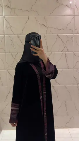 عباية الشتاء الكشميري 😍❤️❤️❤️❤️  #عبايات #عبايات_كشميري #mzabaya #عباية_شتوية #شتاء #عبايه_مناسبات #عبايات_سوداء #عباية_ملونة 