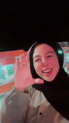 pokoknya hiduplah yang baik dan tenang,cari yang bikin kamu senang dan mulai sekarang diri sendiri adalah yang paling utama love ur self before u love someone else guys🤍  #fyp #foryou