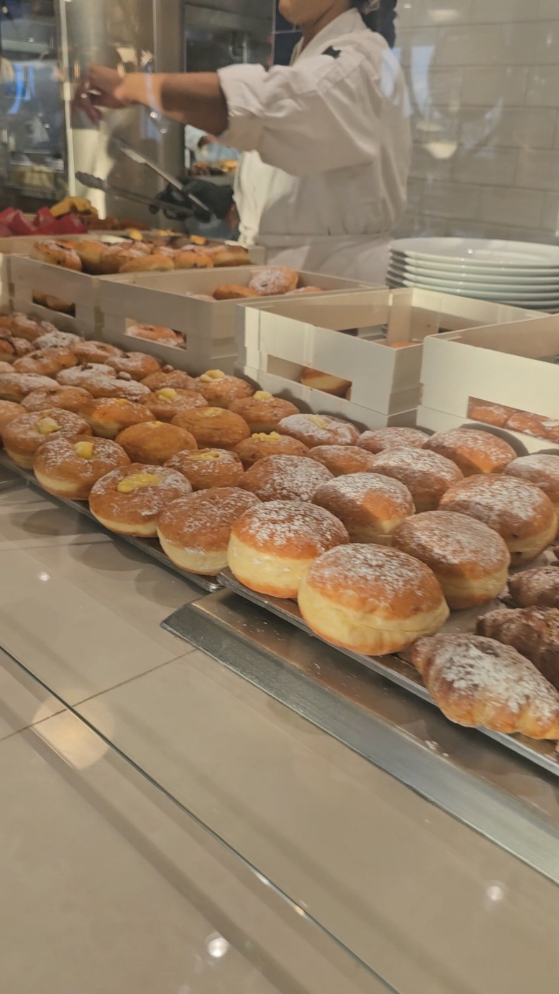 Cos'abbiamo mangiato per una settimana in crociera su Costa Toscana #costa #costacrociere #crociera #costatoscana #crocierista #cibo #italianfood #ciboitaliano #buffet #dolci #primo #secondo #contorno #foodporn  @costacruisesofficial 