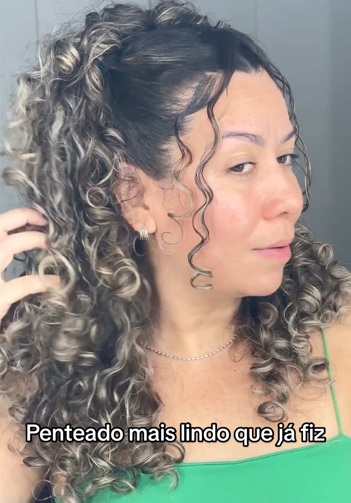 Penteado mais lindo que eu já fiz ✨ - - #penteado #penteadoscacheados #penteados #penteadosimples #penteadosfaceis ##hairstyle##curlyhairtutorial##curlyhairstyles##hairtutorial##hairtok##beautyhacks##hairhack##migssalonline##heymigssl##salonline