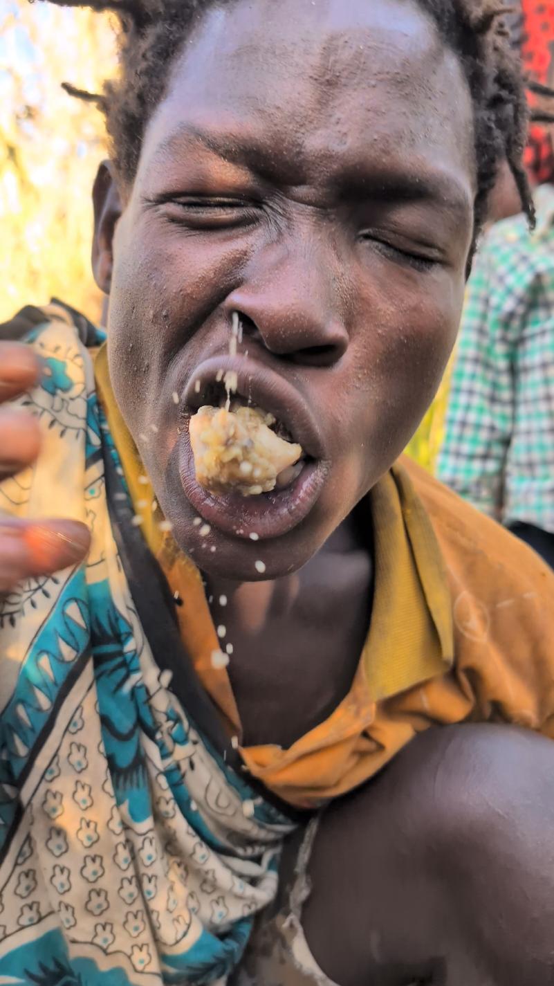 See How hadzabe tribe are very serious with Food, They don't Joke with food 😋😲‼️😂#hadzabetribe #africastories #USA #tiktokindia