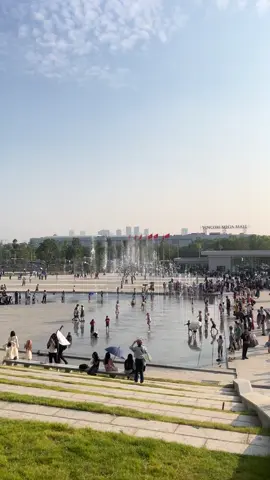 Nhìn những đứa trẻ hồn nhiên nô đùa, tôi mới thấy hoà bình là điều hạnh phúc biết bao❤️