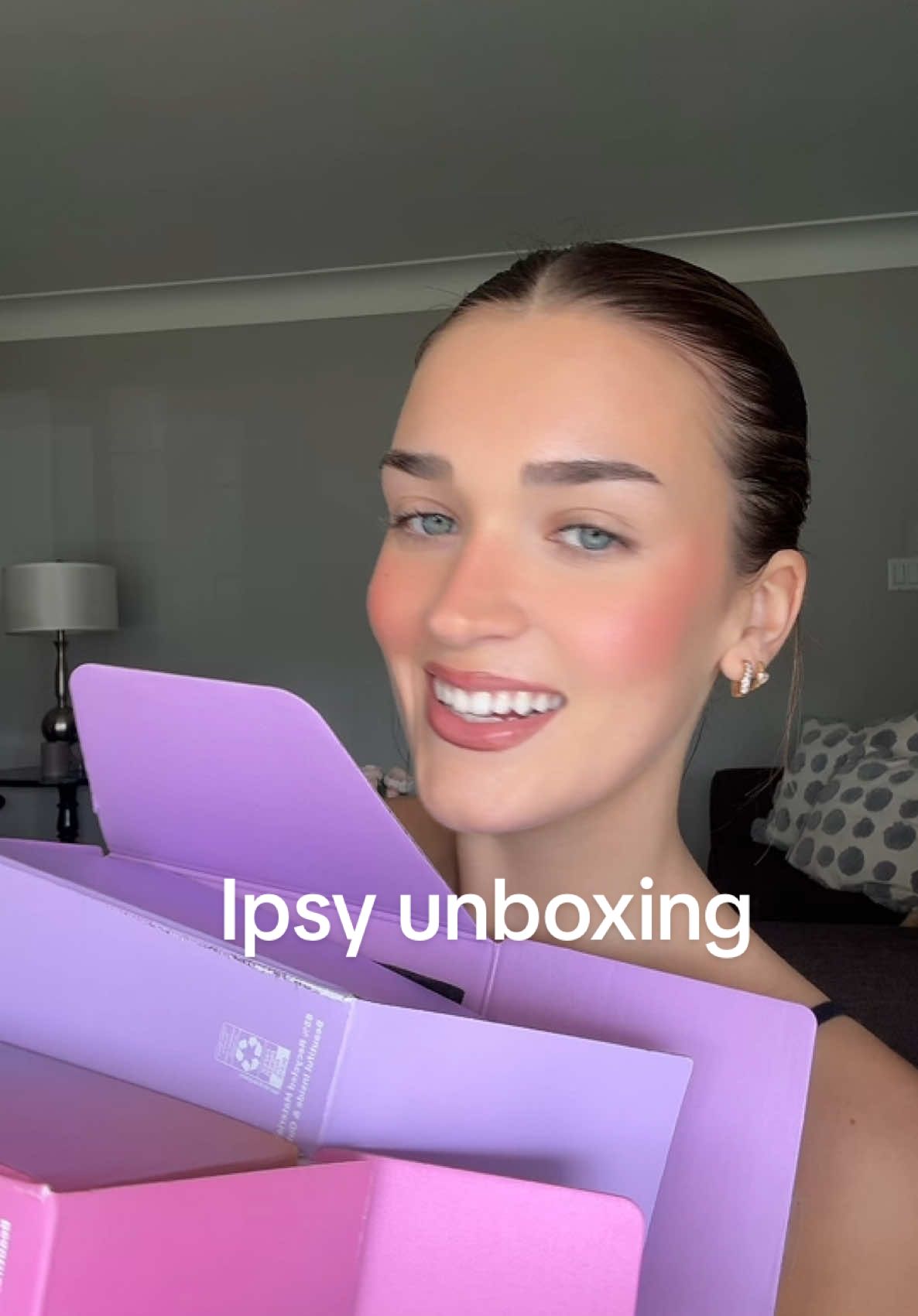 IPSY UNBOXINGGG🫶🏼 ily ipsy  @IPSY @boxycharm #ipsyunboxing #giftedbyipsy #makeup #BeautyTok  @tarte cosmetics @Fenty Beauty @Anastasia Beverly Hills @Glow Recipe @Commodity Fragances Germany @amika @First Aid Beauty 