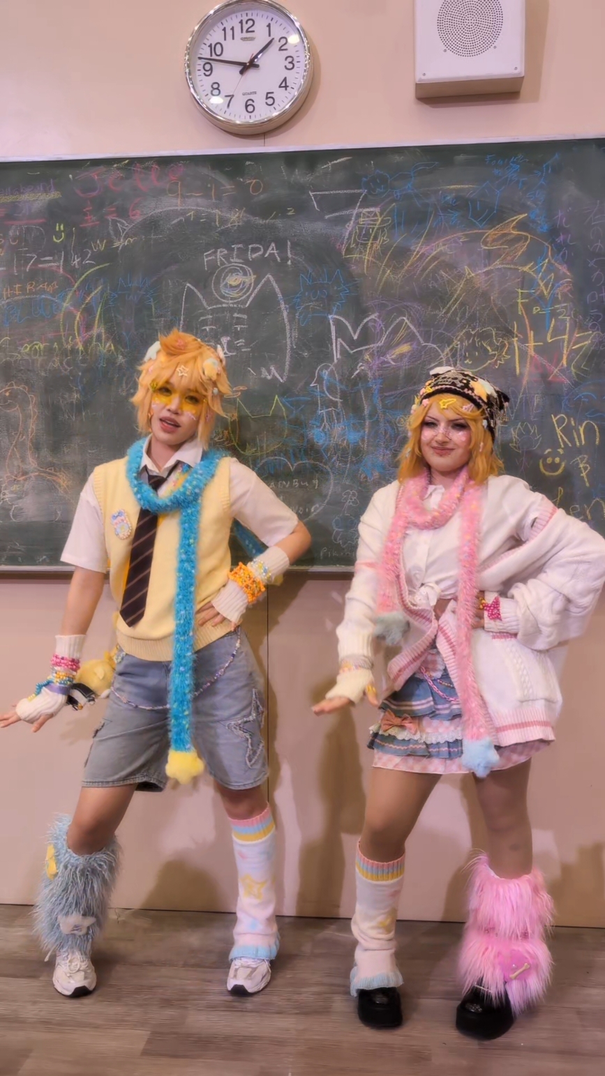 decora kei rin and Len!!!! 🌟🌟🌟 @Dum dum #kagaminelen #kagaminerin #vocaloid #cosplay #axchibi 