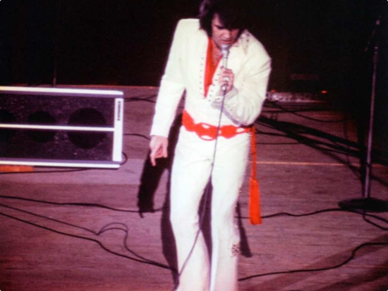 rare footage of elvis performing “suspicious minds” during the evening show in los angeles. november 14, 1970 #elvis #elvispresley #elvispresleyfans #elvispresleyfan #elvispresleyedits #elvispresleyedit #elvispresleymusic 