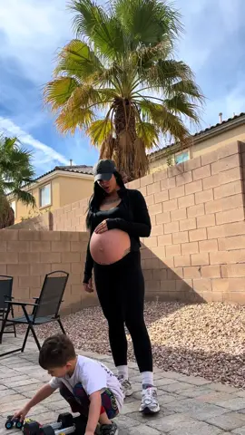 Finishing up this pregnancy strong. 3 dats til we meet our litte girl 🥹#pregnancy #39weekspregnant #fitmom