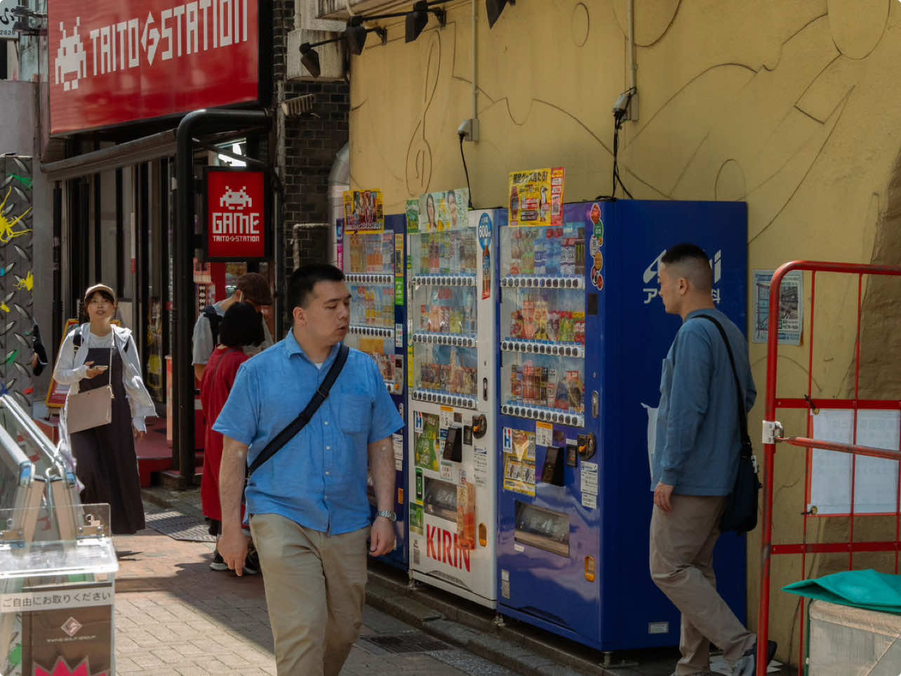 Shopping for gacha gacha in kichijoji #cinematic #tokyo #kichijoji 