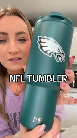 Gift idea for thisw football lovers in your life! #tumbler #nfl #football #christmas #giftguide #christmasgiftideas 