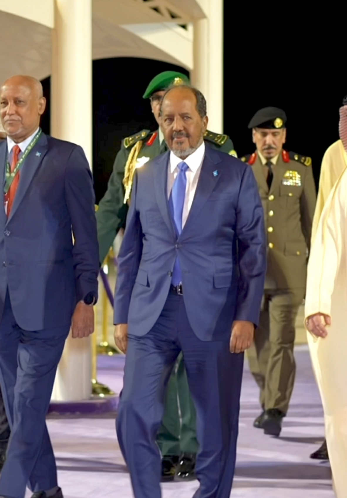 MADAXWEYNE XASAN SHEEKH OO KA QEYB-GALAYA SHIR MADAXEEDKA DALALKA ISLAAMKA