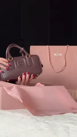 unboxingggggg de mujer ✨🙂‍↕️ #miumiu#miumiubag#chile#unboxing