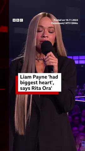 Rita Ora gave an emotional tribute to Liam Payne as she hosted the MTV EMAs. #LiamPayne #RitaOra #OneDirection #MTVEMAs #MTV #EMAs #MusicAwards #Manchester #BBCNews