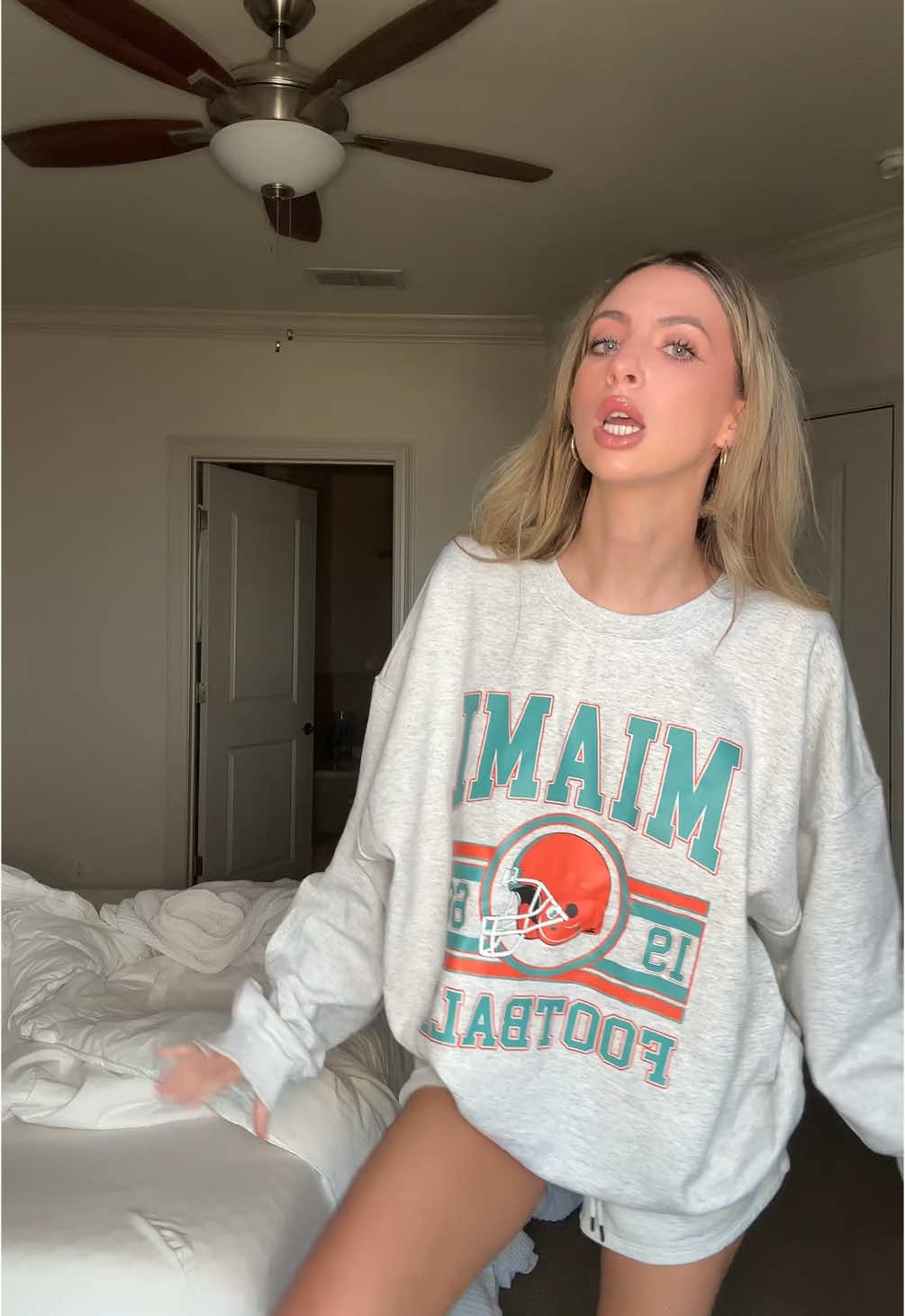 COMFIEST sweatshirt go team!!!!! #sweatshirt #miamidolphins #alixearle #sundayfootball 