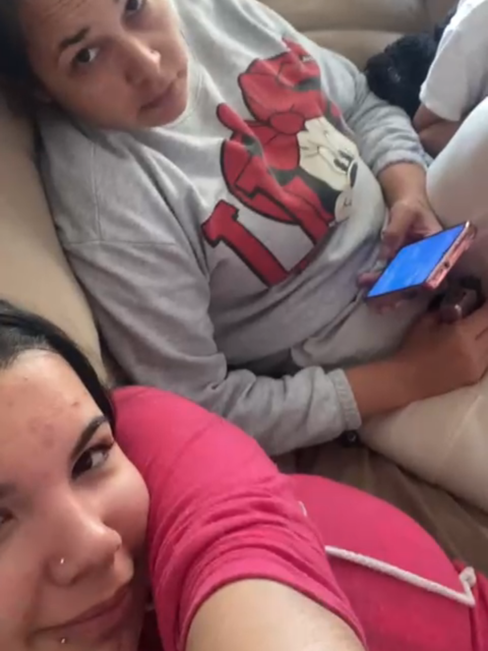 Farting next to my mom, really smelly #girlfart #fartprank #fartsarefuny #farted #girlfarting